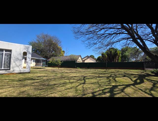 3 BEDROOM FREEHOLD FOR SALE IN NIMROD PARK